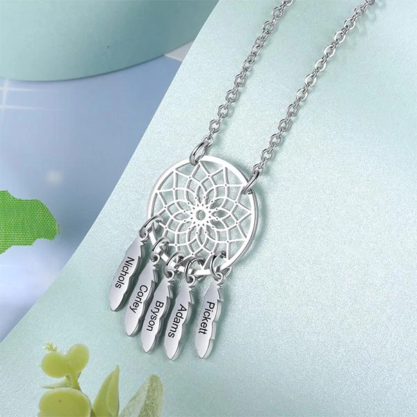 Mother's Day Gift Dream Catcher Necklace Personalized 2-8 Names Pendant